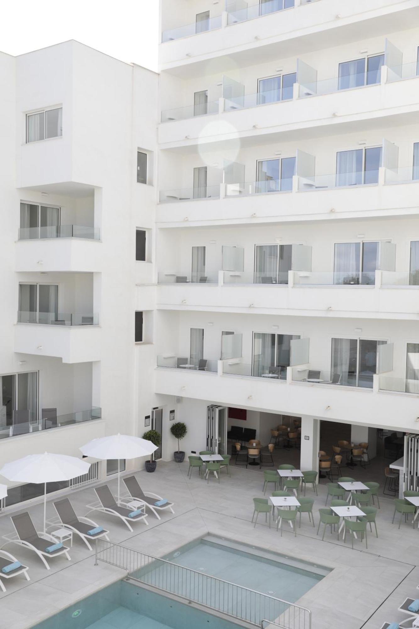 Aparthotel Marina Drach 克里斯托港 外观 照片